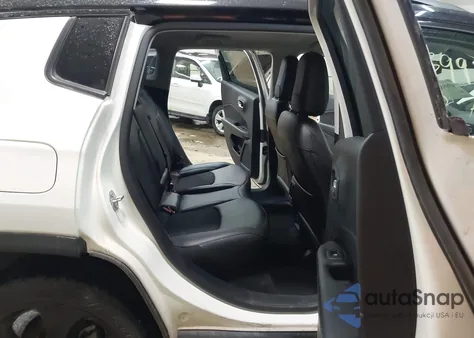 2021 Jeep Compass Altitude 4X4 z USA, uszkodzony, nr VIN 3C4NJDBB0MT512620